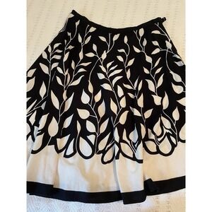 Magic Skirt Black White Floral 2X Fit and Flare midi Twirl